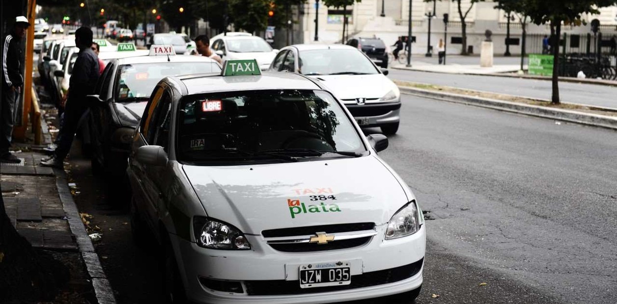 TAXIS LA PLATA